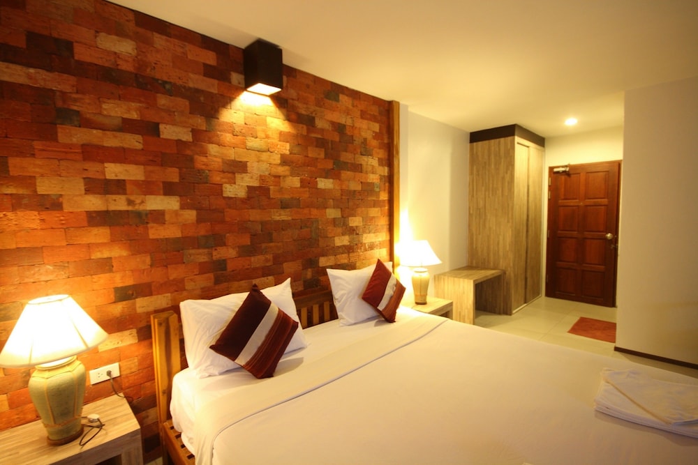 Baan Bandalay Hotel 9/59