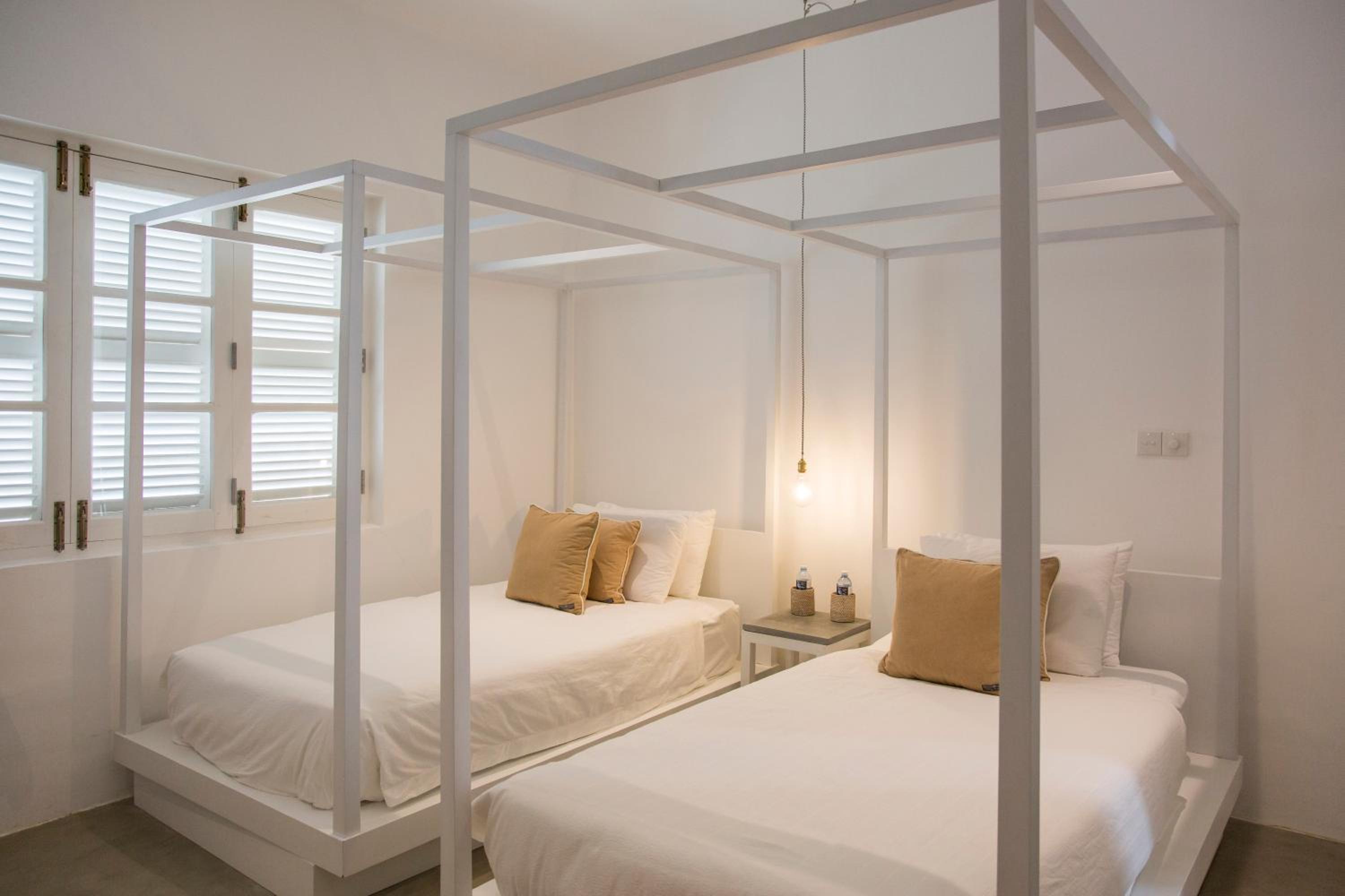 Room, Twin Beds