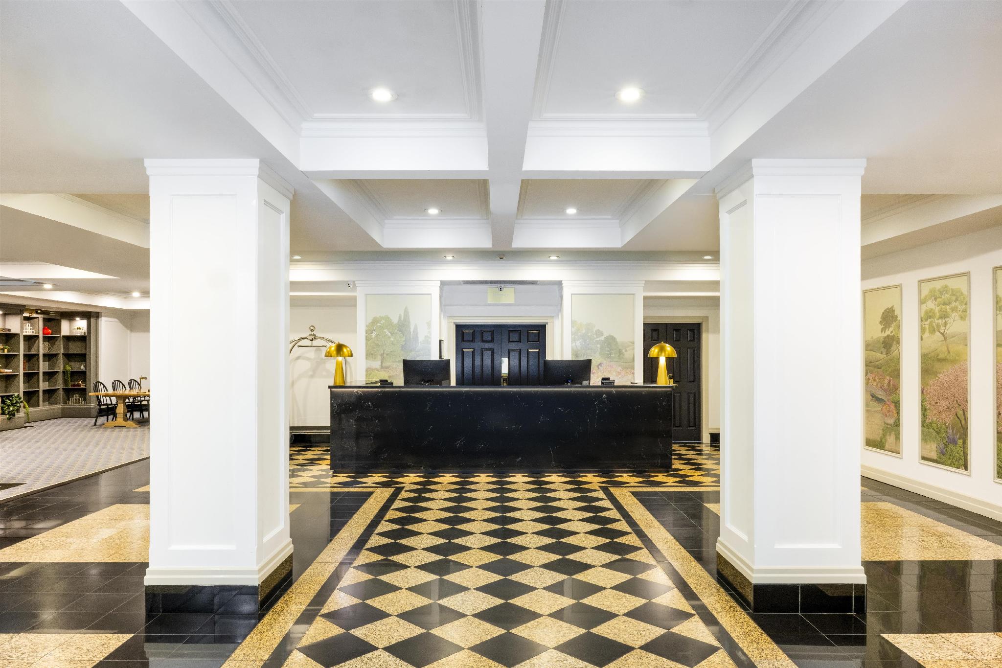 Lobby at Adina Apartment Hotel Brisbane Anzac Square, BRISBANE