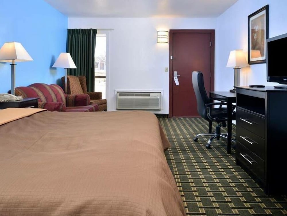 Executive Inn 19/28