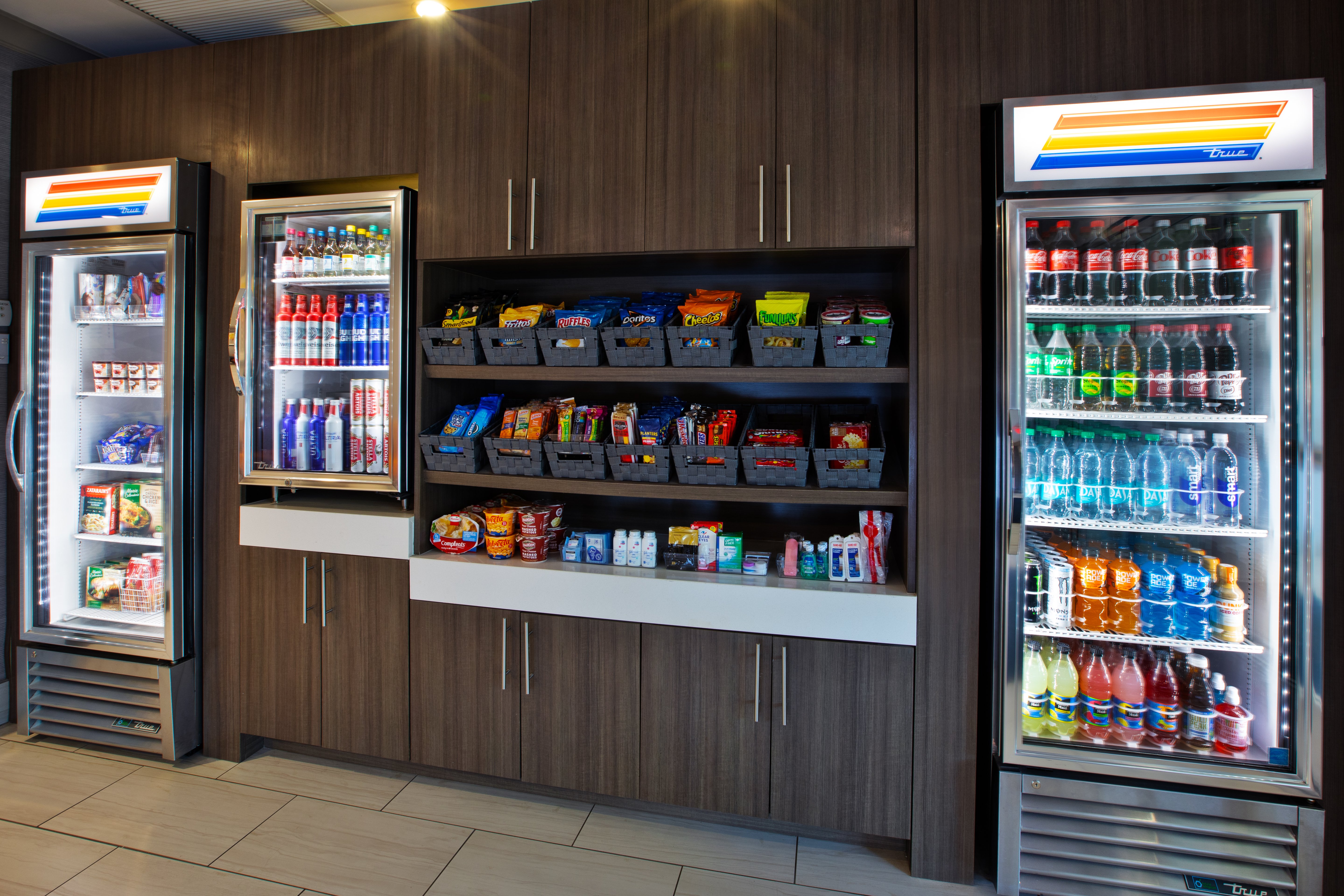 Holiday Inn Express Hotel & Suites I-26 & Us 29 At Westgate Mall 40/75