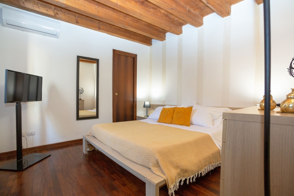 Giardino Giusti House and Court 14/50