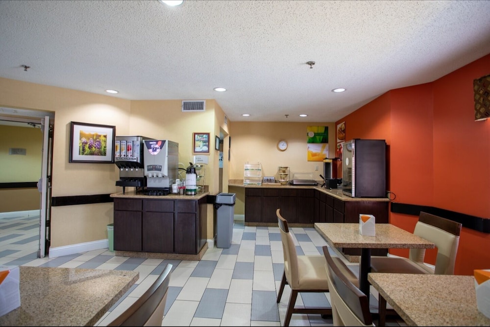 restaurant cafeteria
