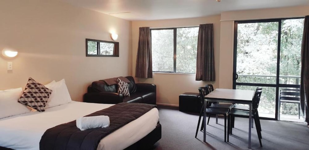Tasman Holiday Parks - Christchurch 31/36