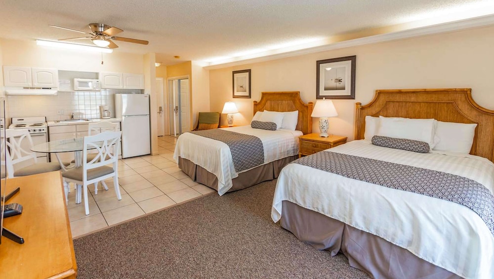 Belleair Beach Resort Motel 18/45