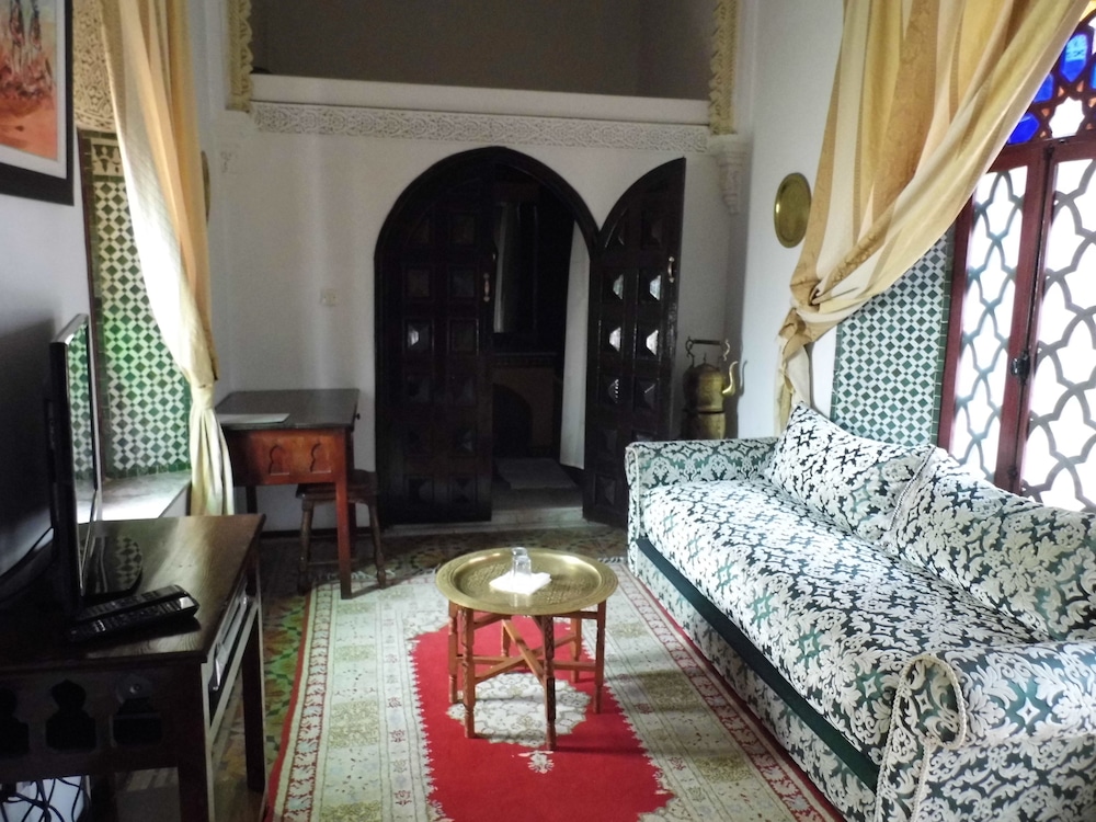RIAD A LA BELLE ETOILE 45/83