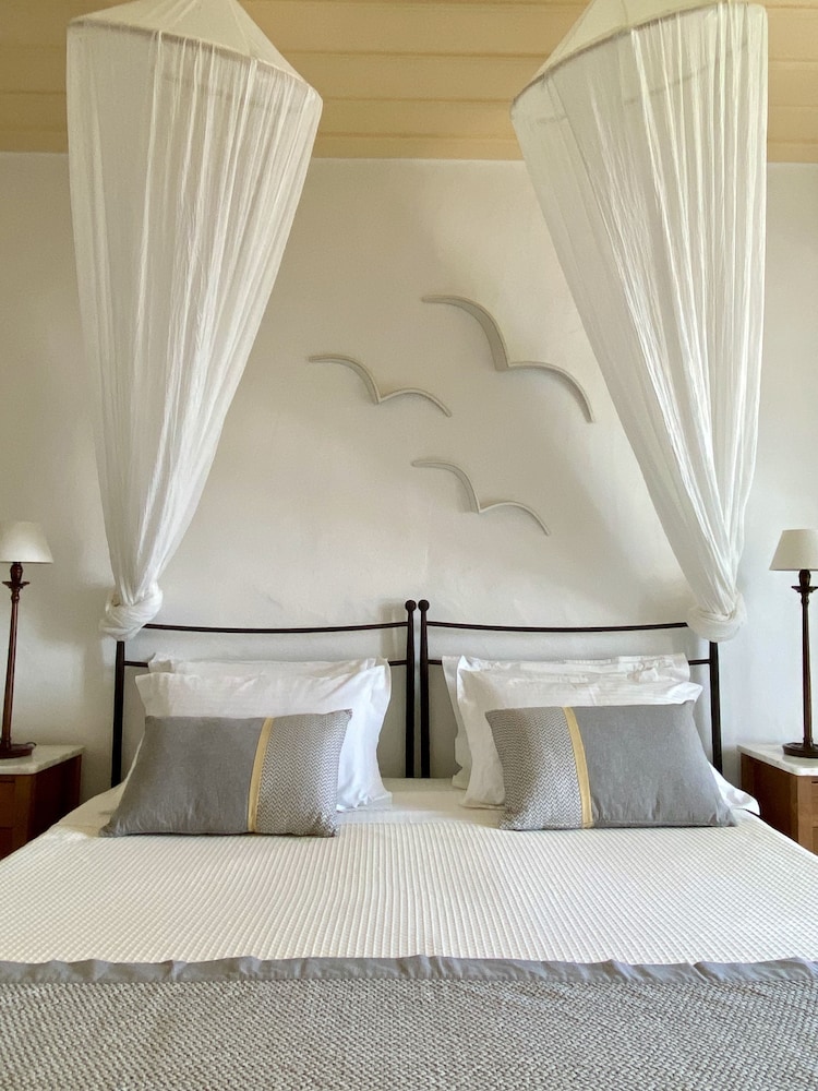 Niriedes Hotel 14/72