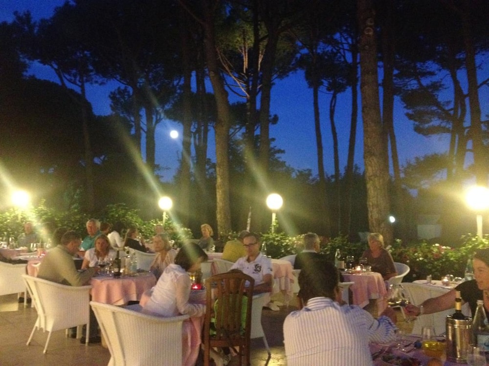 HOTEL BEAU RIVAGE PINETA 36/54