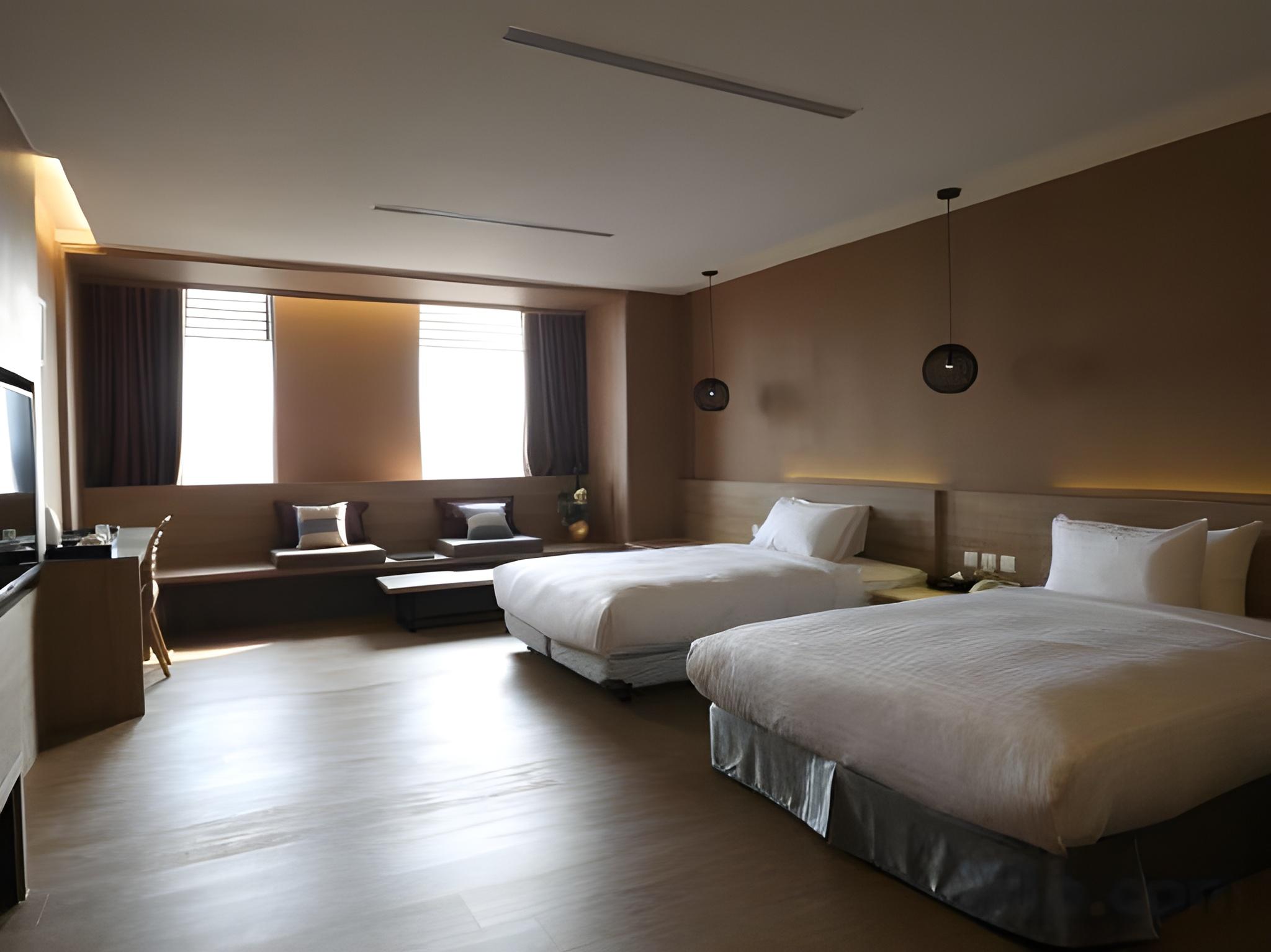Business, Single, King Bed, No Window