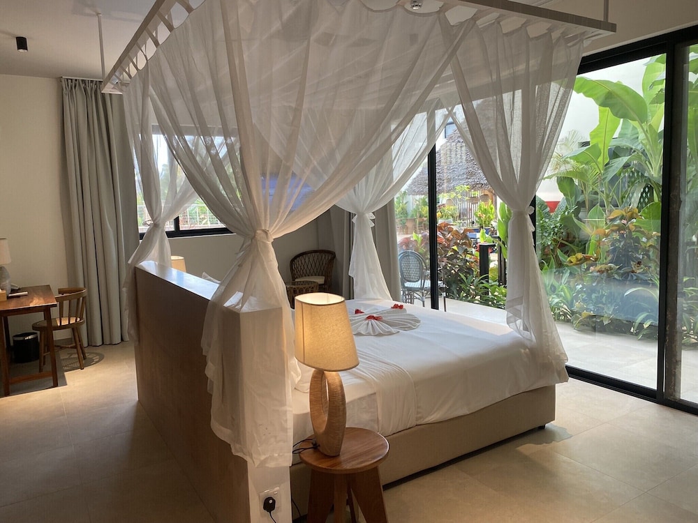 TOA Hotel & Spa 24/58
