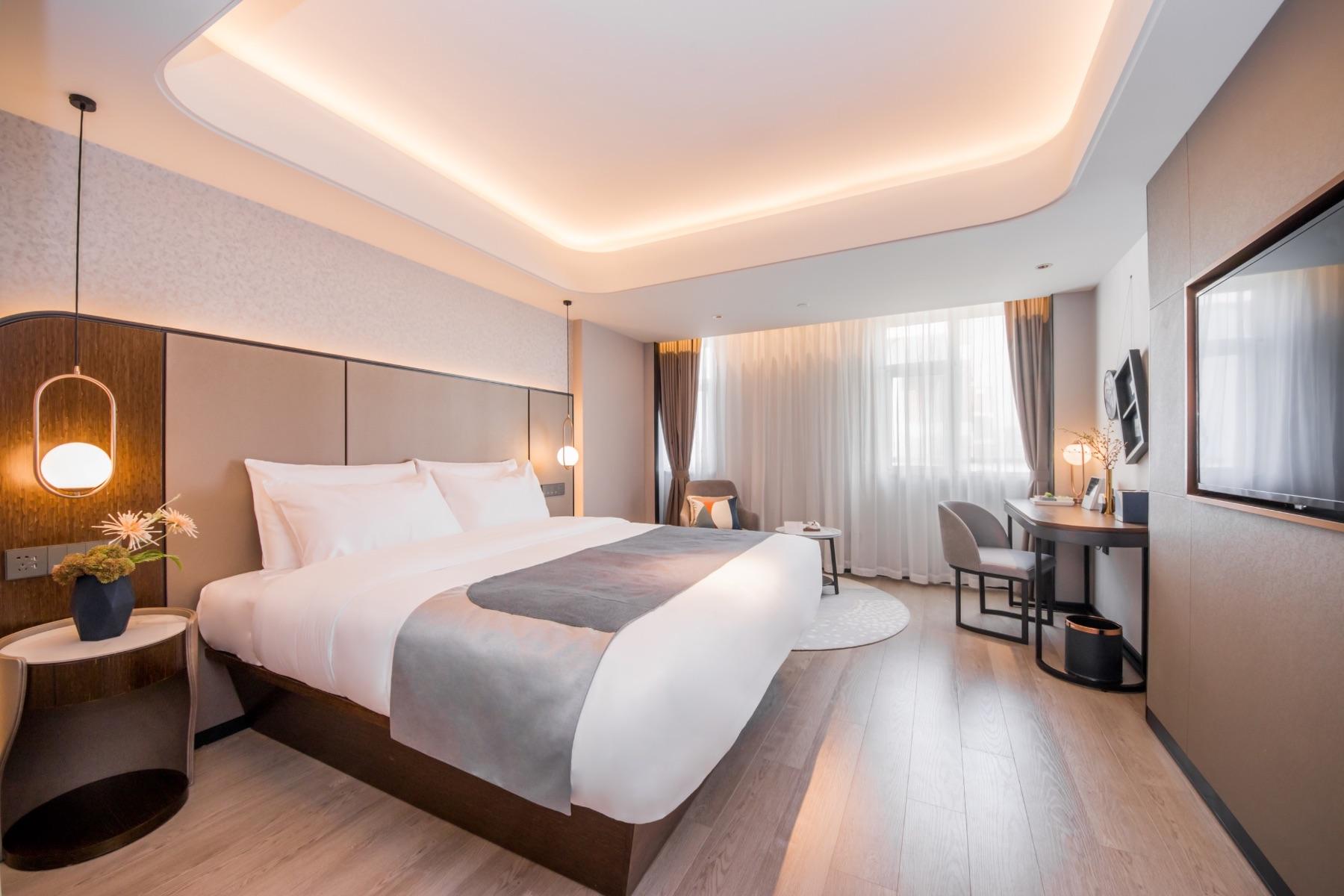 Superior, Queen Bed