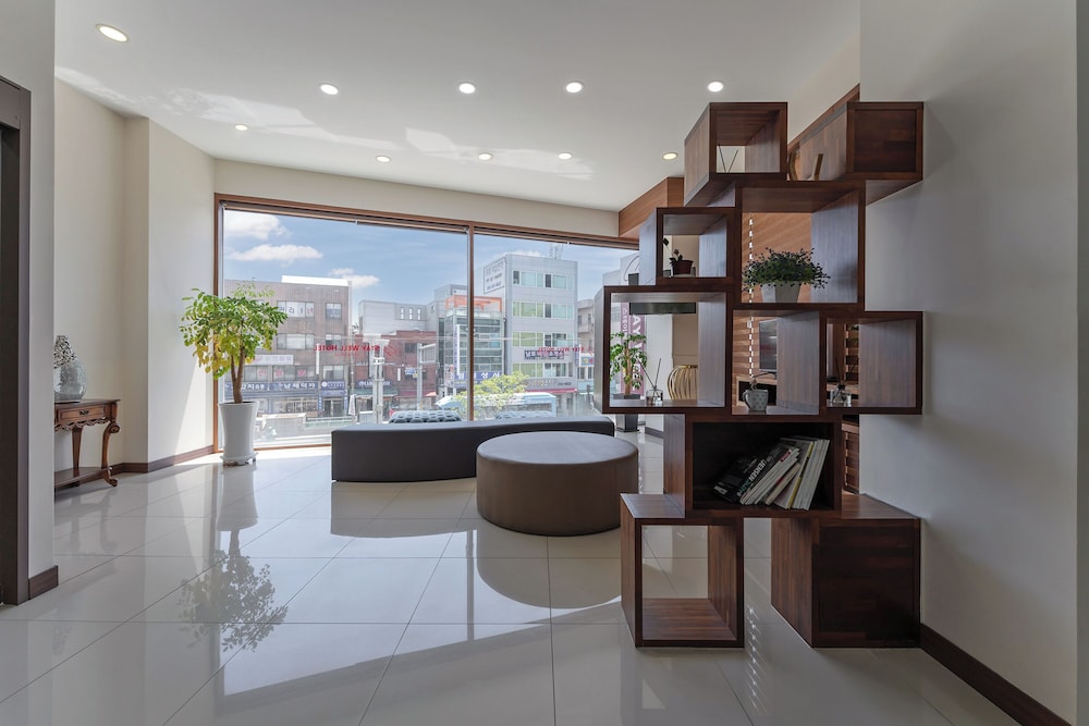 Staywell Hotel 43/50