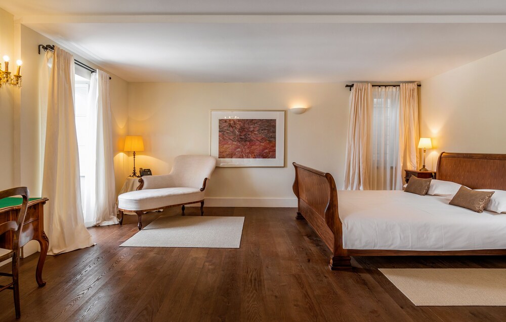 2 Bedrooms, Family Suite, Suite, Twin Beds, King Bed, 2 Bathrooms