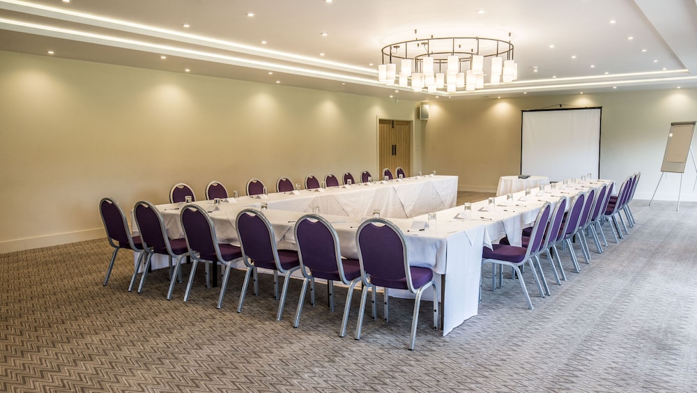 Stonehouse Court Hotel 64/80