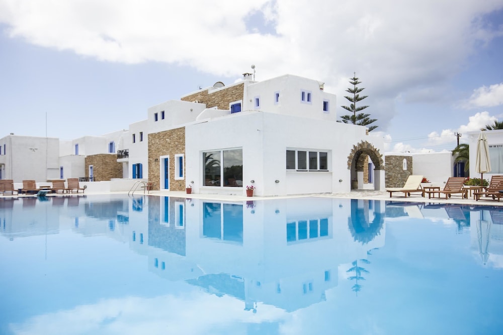 Naxos Holidays 56/64