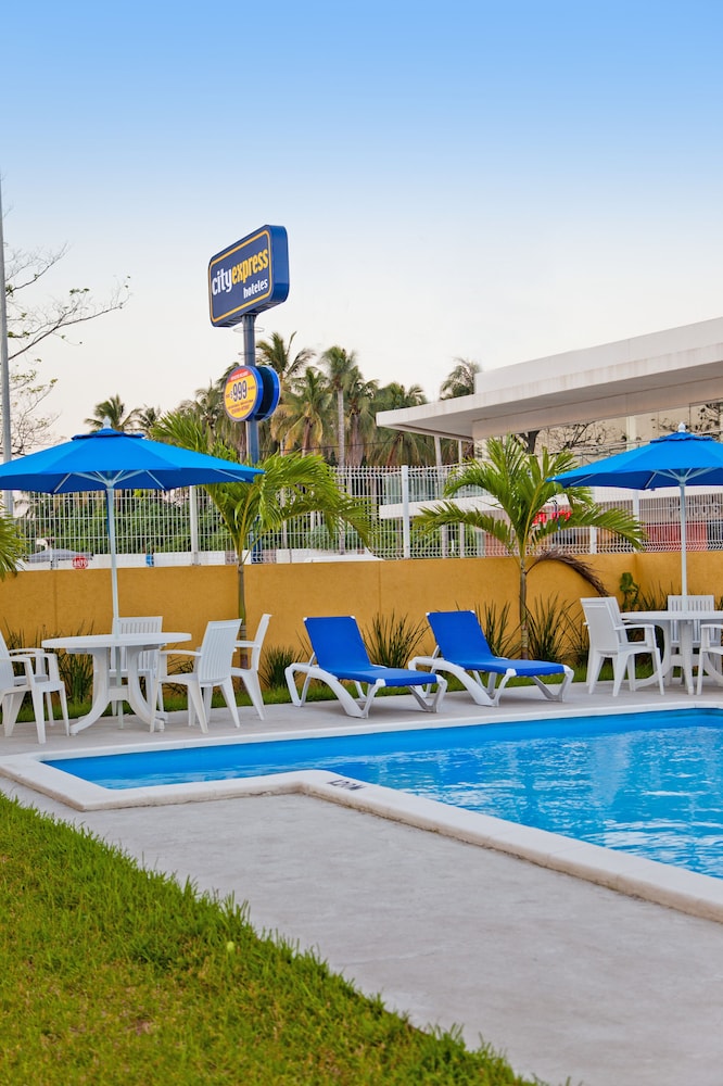 City Express by Marriott Paraiso 3/57