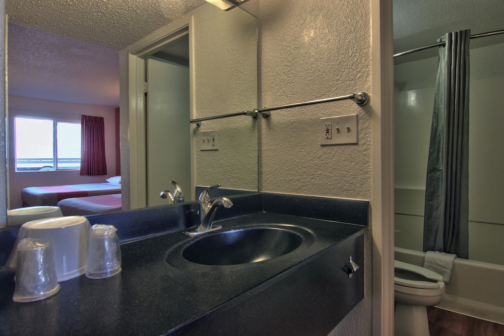 Motel6 Sacramento, CA - Old Sacramento North 55/57