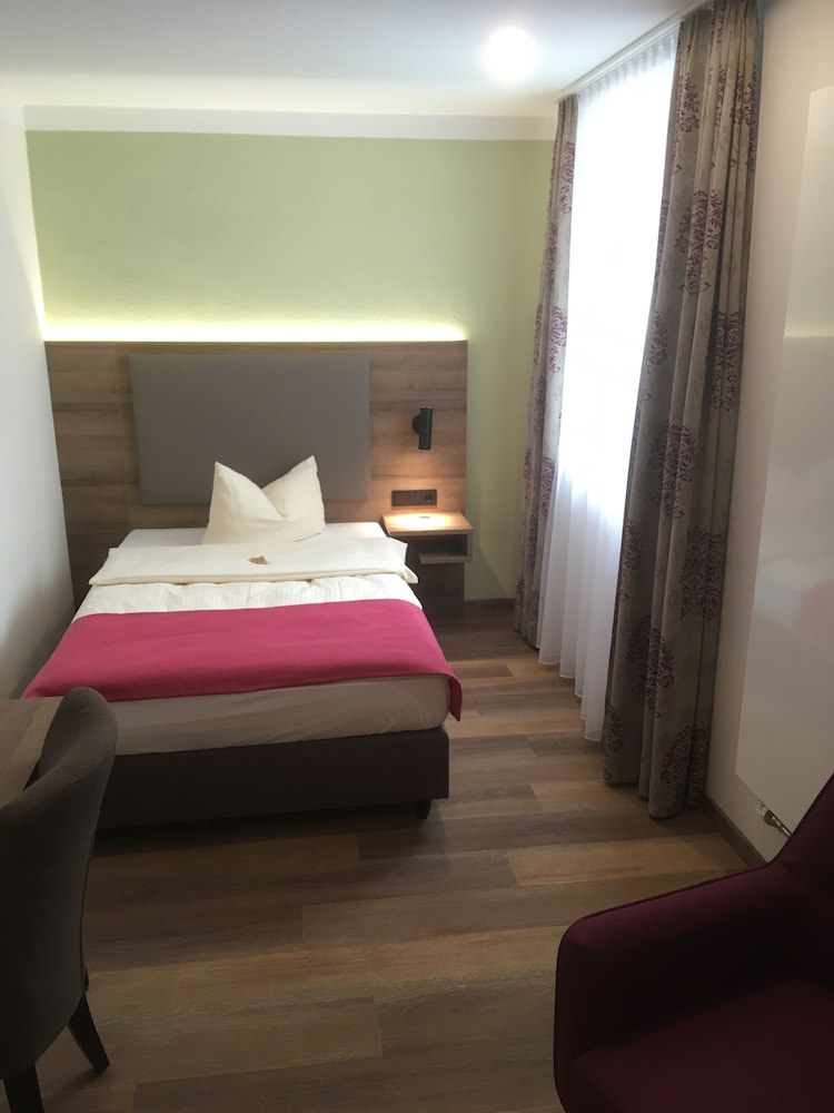 Hotel Gastehaus Bauer garni 11/50