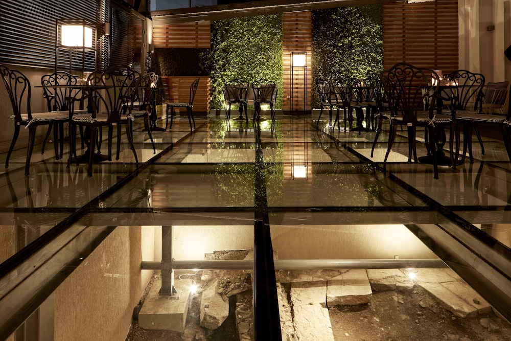 Antigon Urban Chic Hotel by GHH 56/67