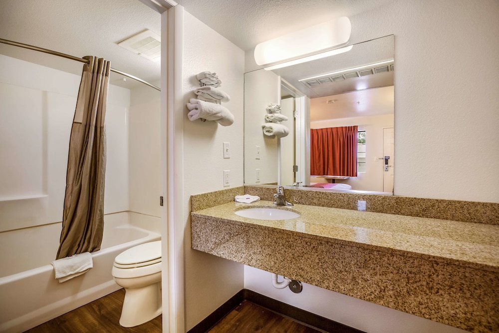 Motel6 Kingman, AZ - Route 66 East 36/63