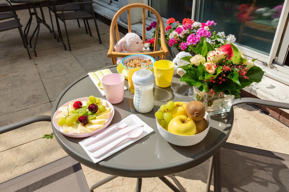 Hotel Montbriand Antony 30/44