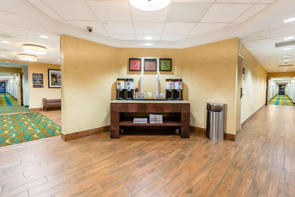 Hampton Inn St. Charles St. Peters 12/60