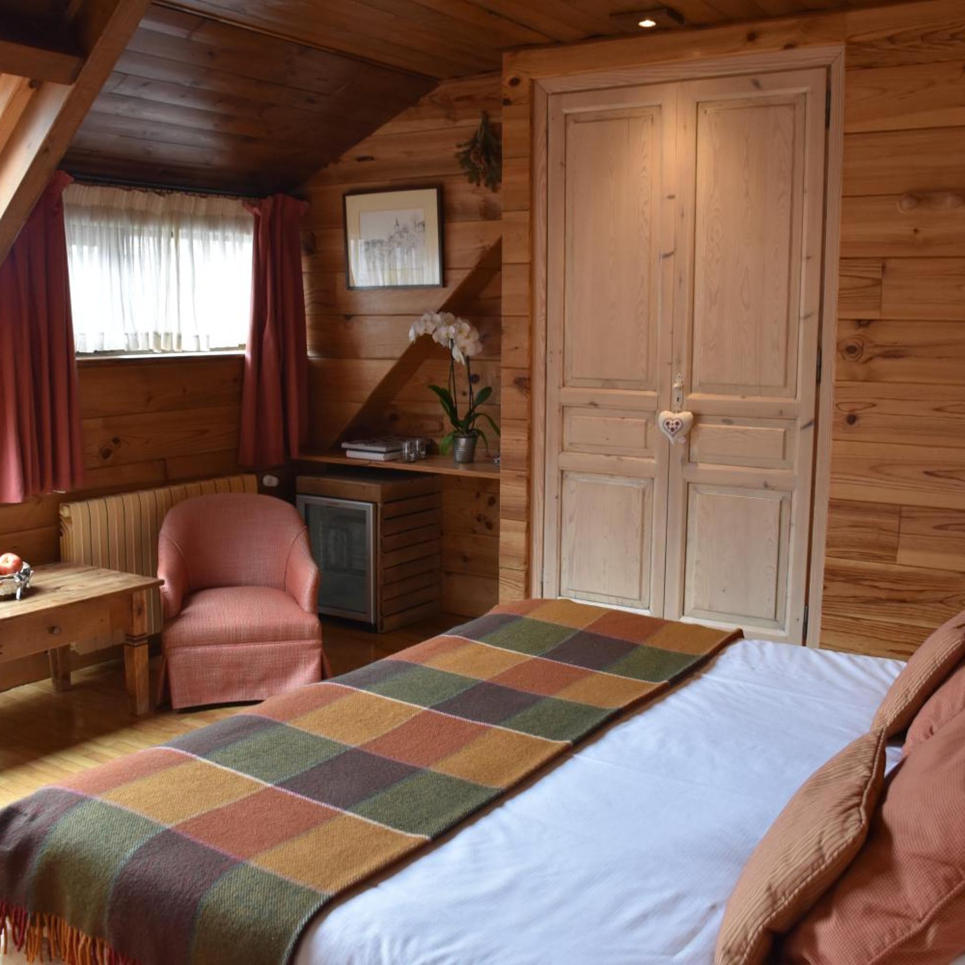 HOTEL VAL DE RUDA 25/76