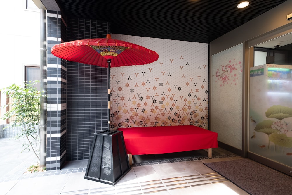 Shinsaibashi-Higashi Crystal Hotel 4/42