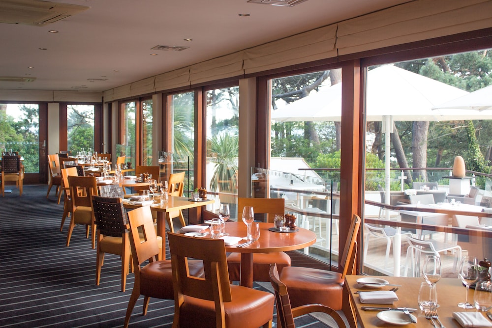 Harbour Heights Hotel 43/50