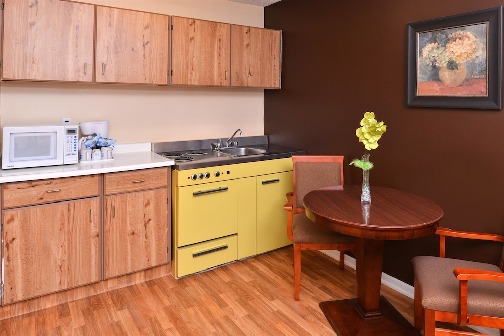 Canadas Best Value Inn Whitecourt 9/51