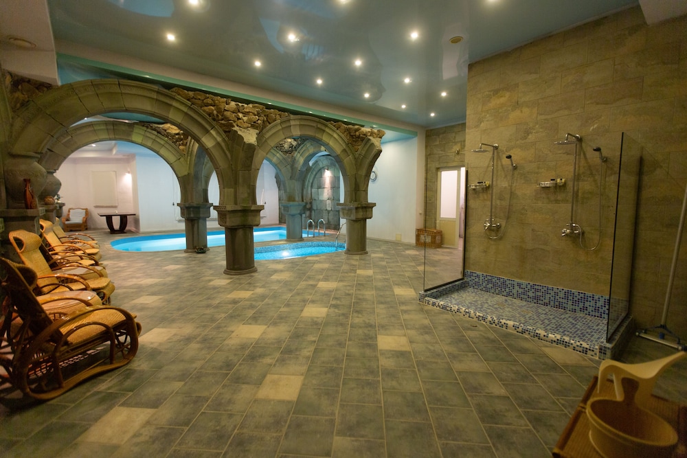 Latar Hotel Complex 9/67