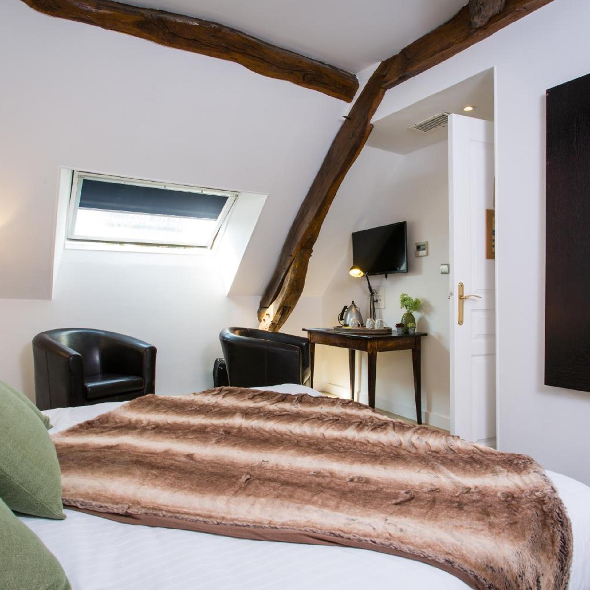 Logis Hotel de la Mere Hamard 13/50