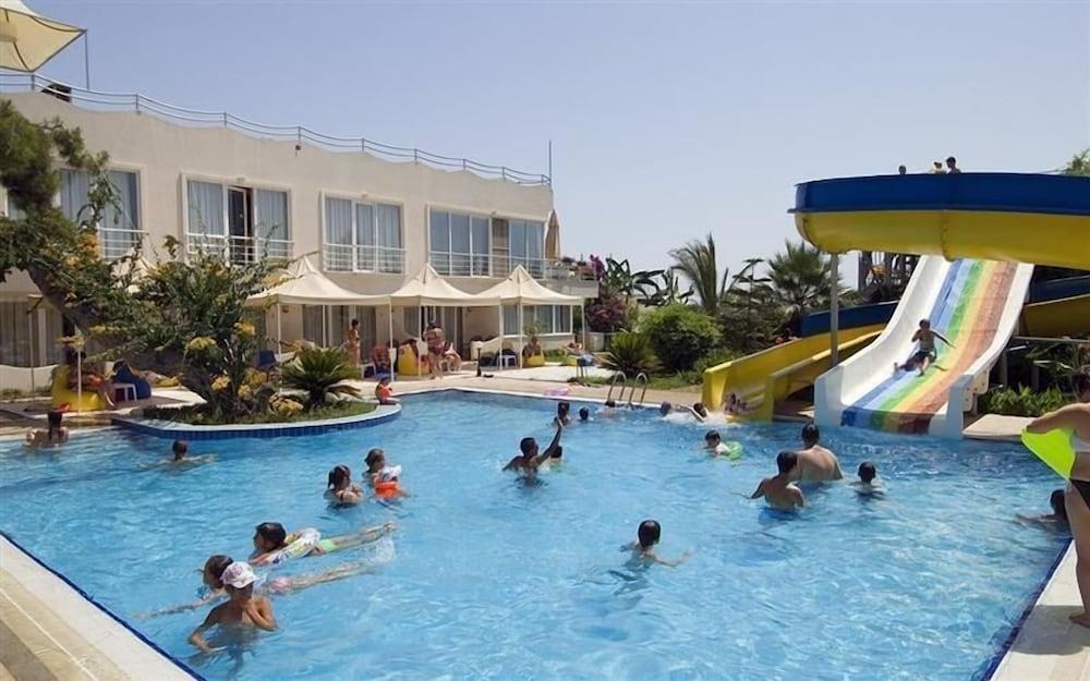 Aquabella Beach Hotel 11/20