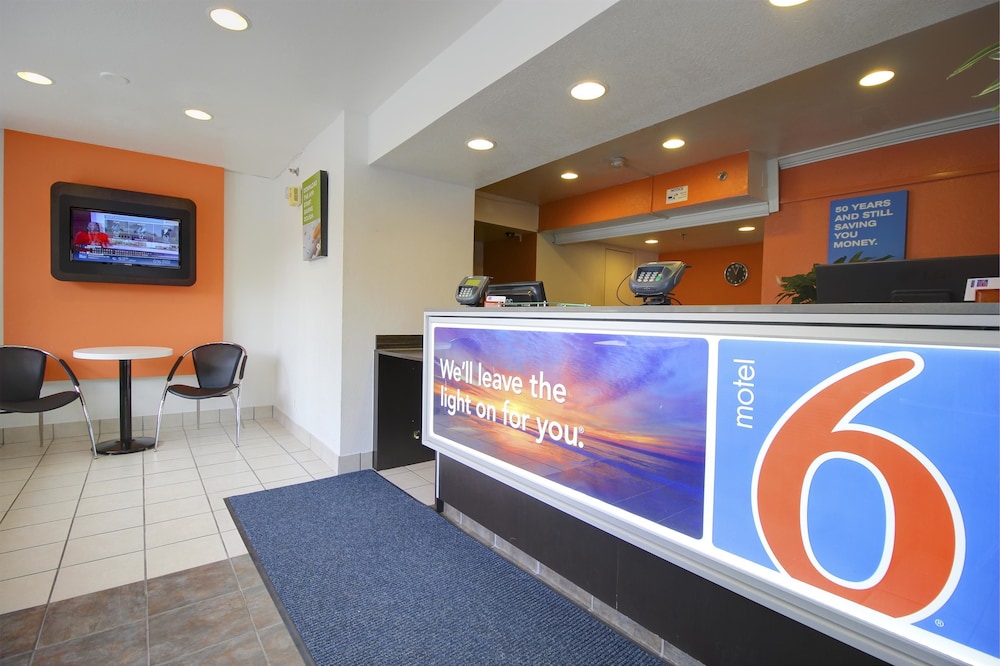 Motel6 Lantana/West Palm Beach, FL 10/60