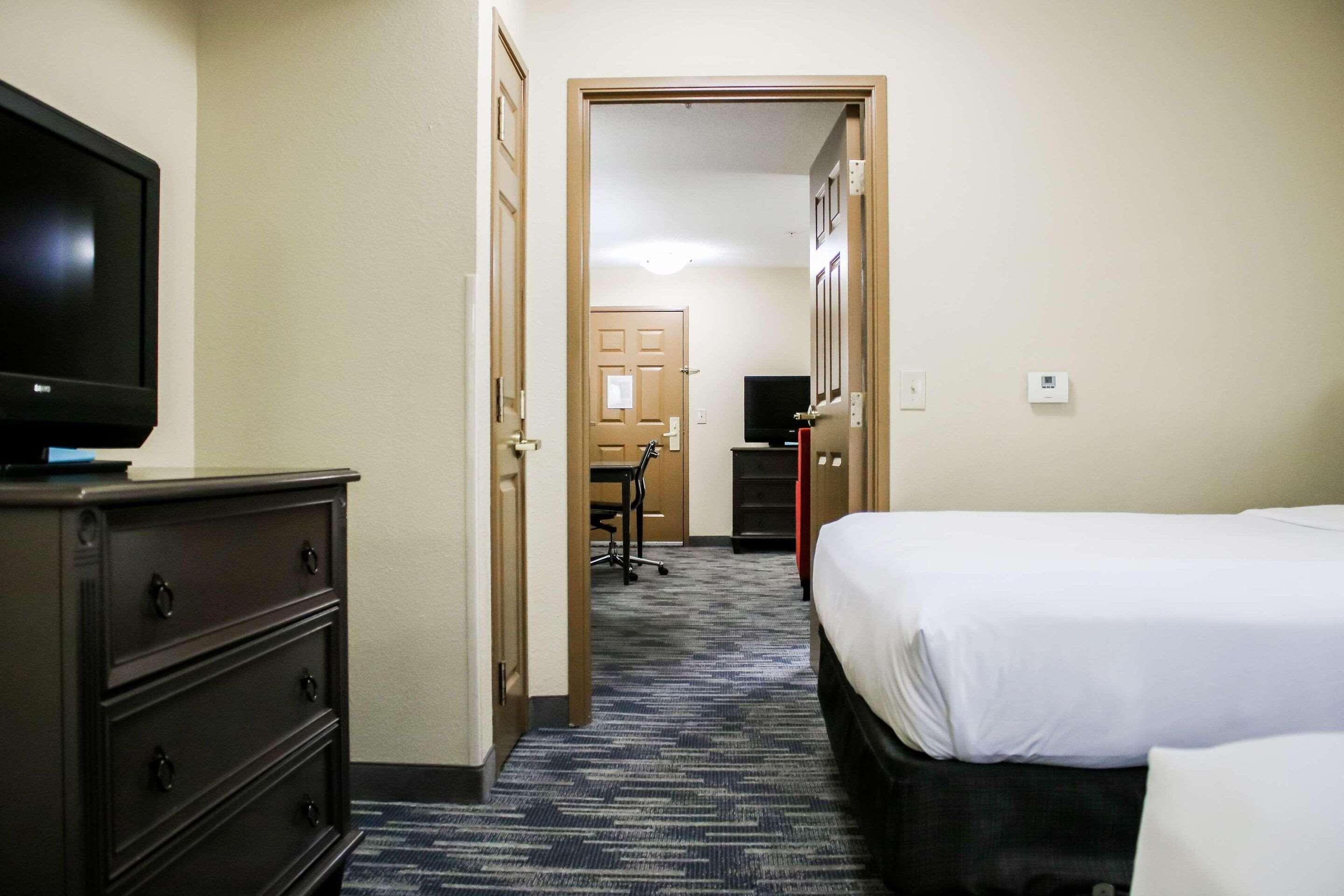 SUITE, 2 QUEEN BEDS