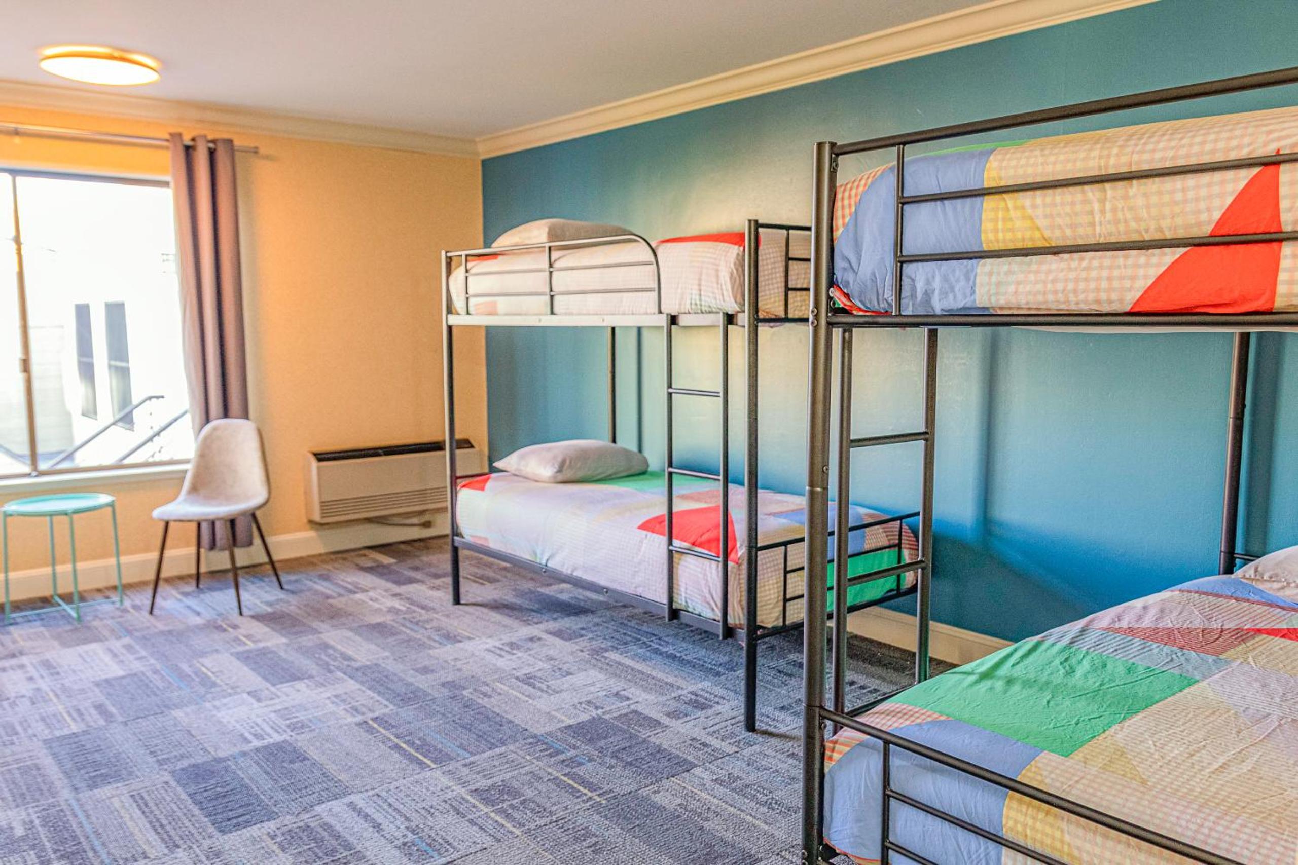 MIXED DORM, 4 BEDS