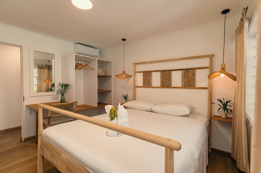 Beau Vallon Bungalows 13/50