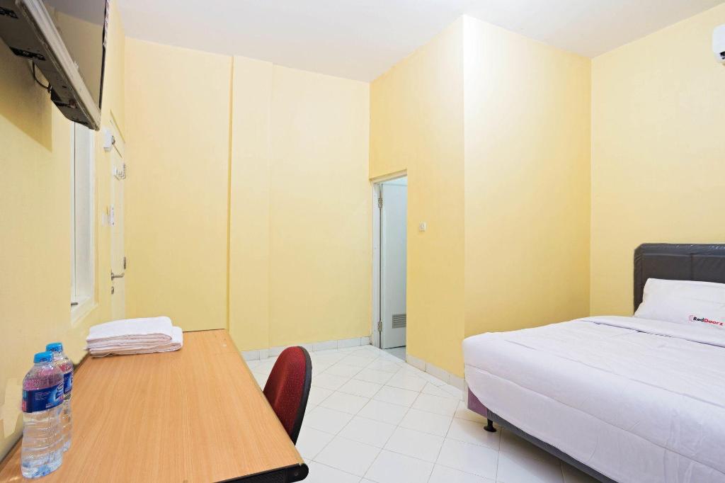 Reddoorz Near Halim Perdanakusuma 3 33/48
