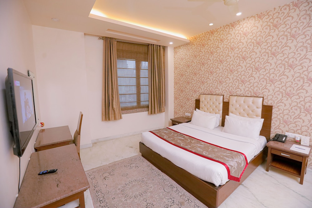 Leela Grande Hotel 15/50
