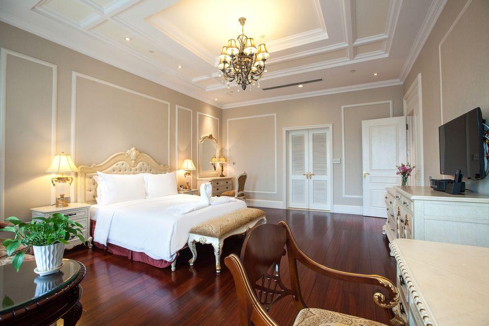 Premier, Deluxe, Pavilion, Suite