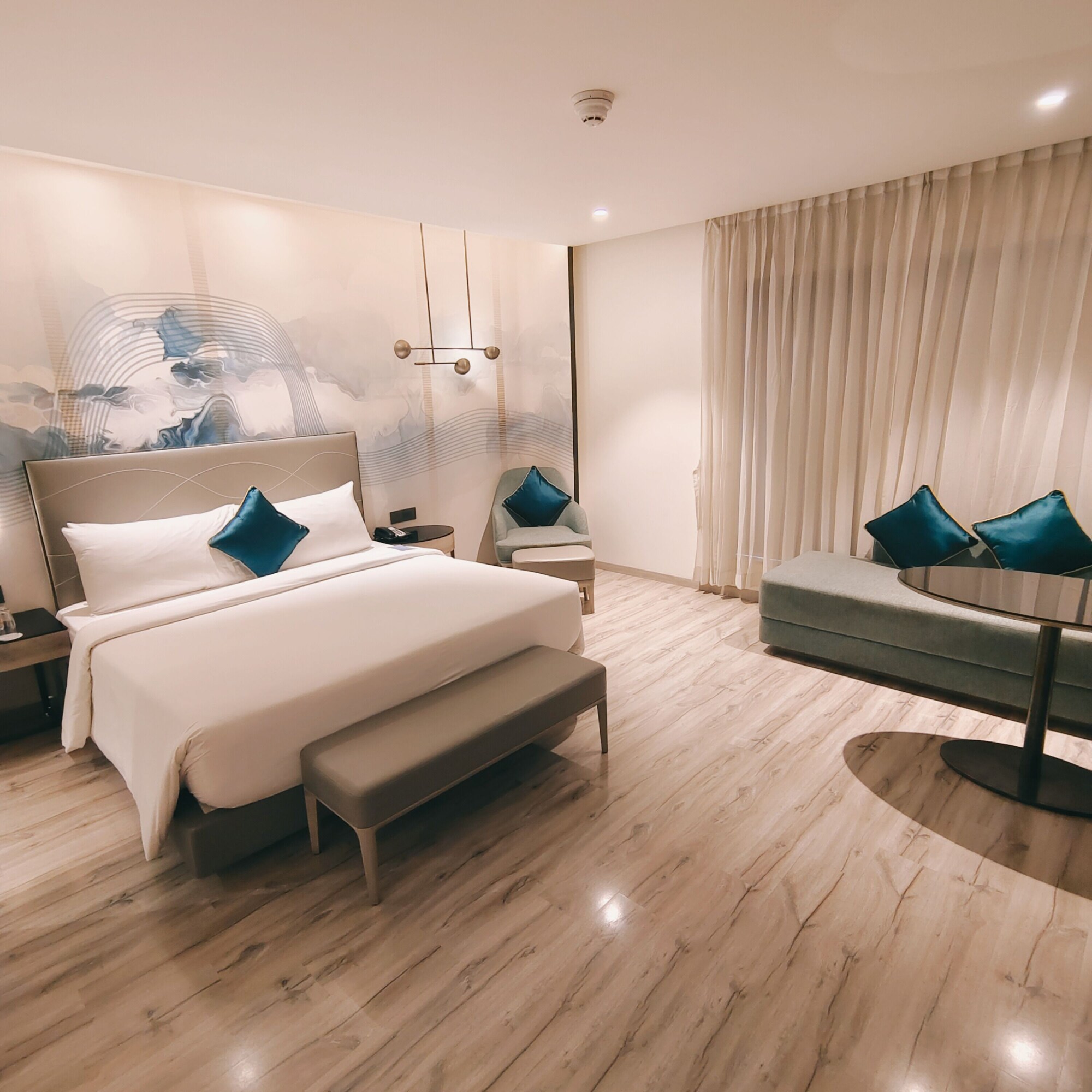Deluxe, King Bed, Park Inn by Radisson Surat 3/3