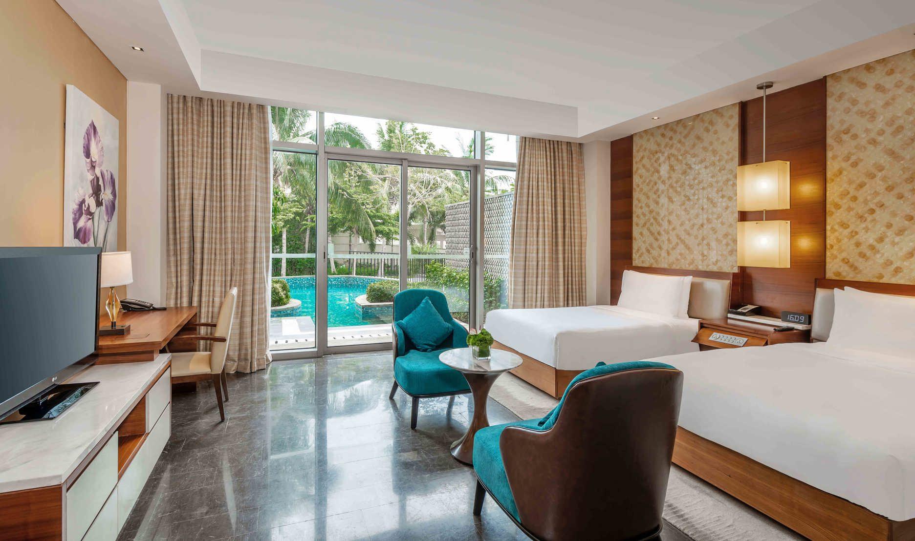 Pool, Guest Room, 2 Beds