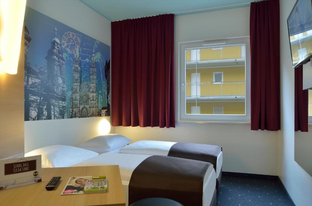 ROOM, SINGLE