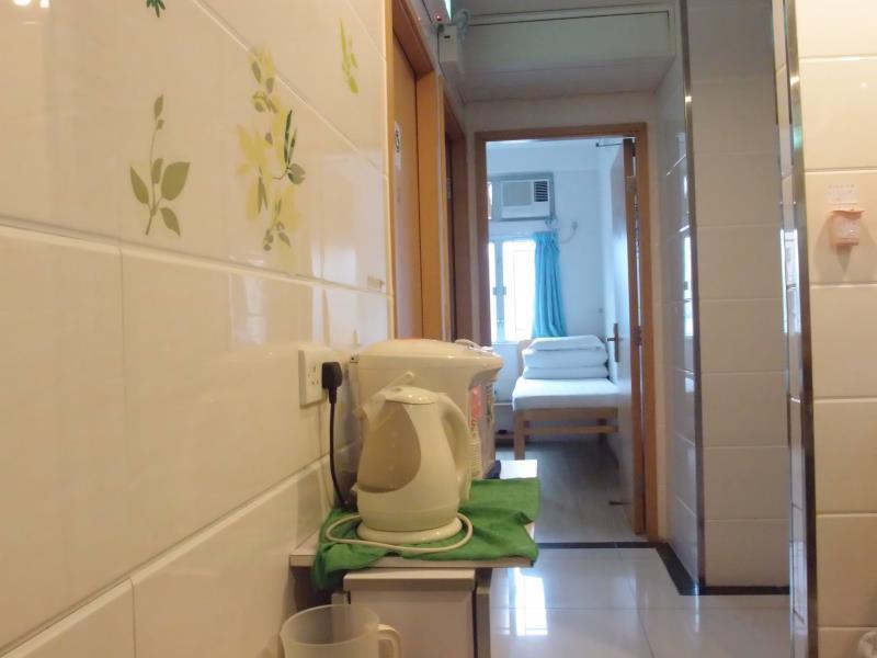 Sunny Day Guest House 18/19