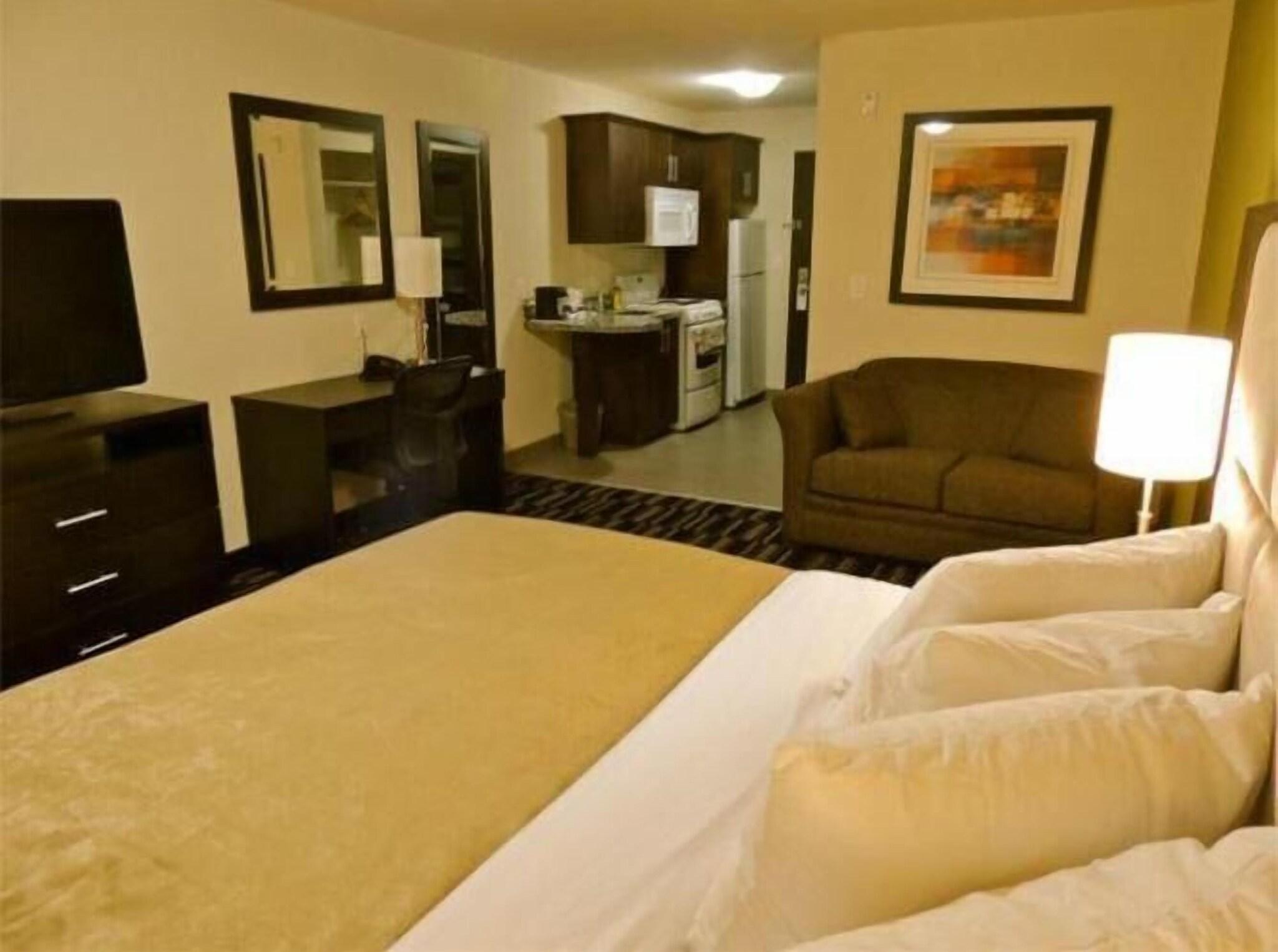 Western Star Inn and Suites Carlyle 12/30
