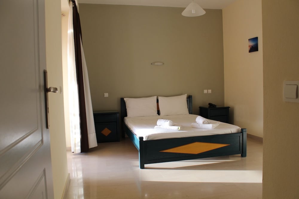 Adonis Hotel 23/57