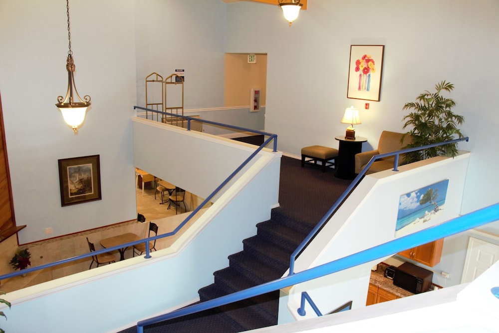 Marina Inn 8/44