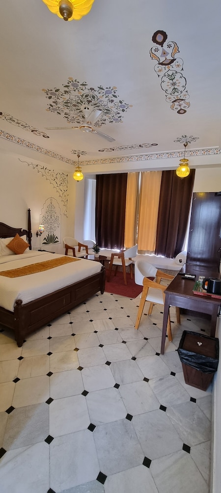 Hotel Darbargarh Udaipur 35/50