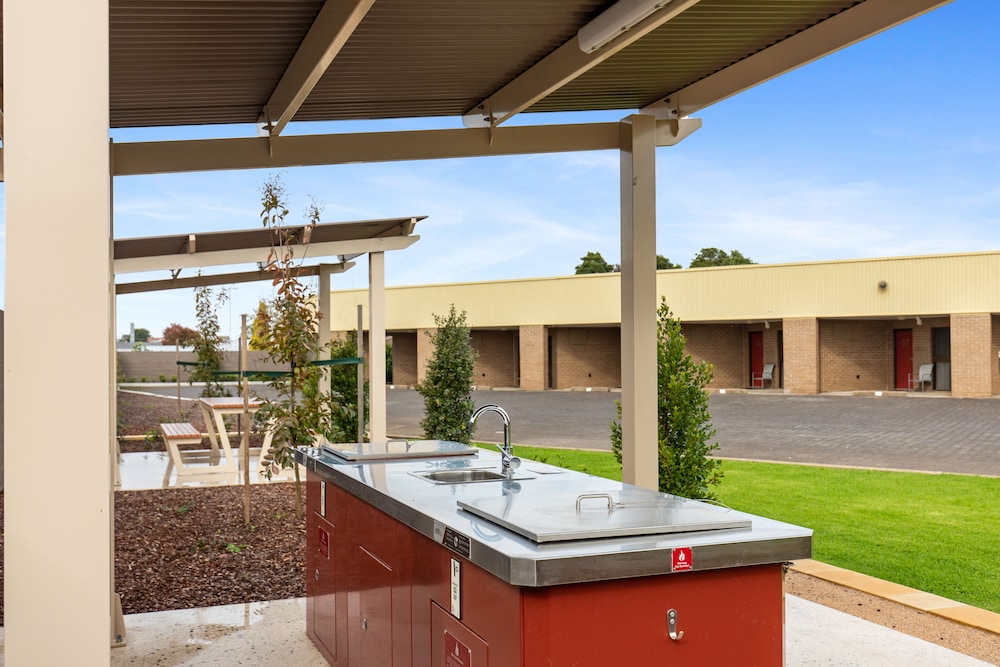 Presidential Motel 71/72