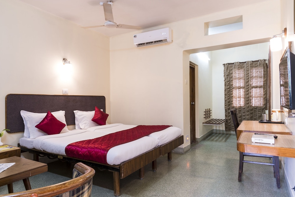 WOODLANDS HOTEL 22/50